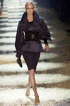 Look 16